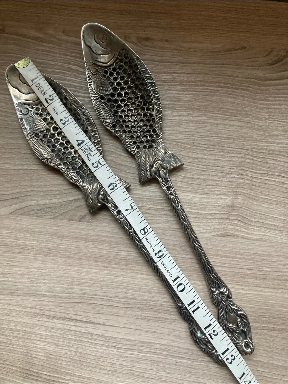 Fish serving utensils métal ornate and details